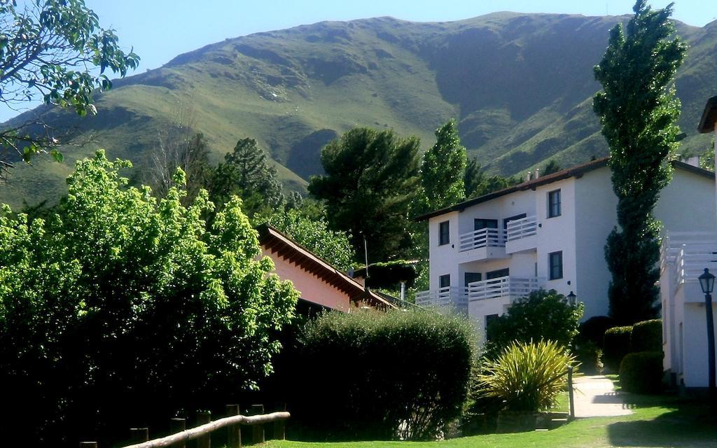 Las Ardillas Cabanas Y Suites La Falda Exterior foto